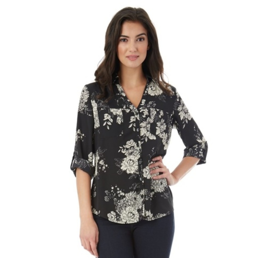 IZ Byer Roll-tab button collared shirt blouse